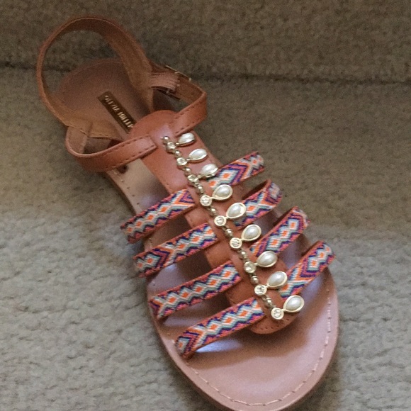 Sandals - Picture 4 of 5